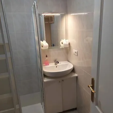 In - 1 Or 2 Bedrooms